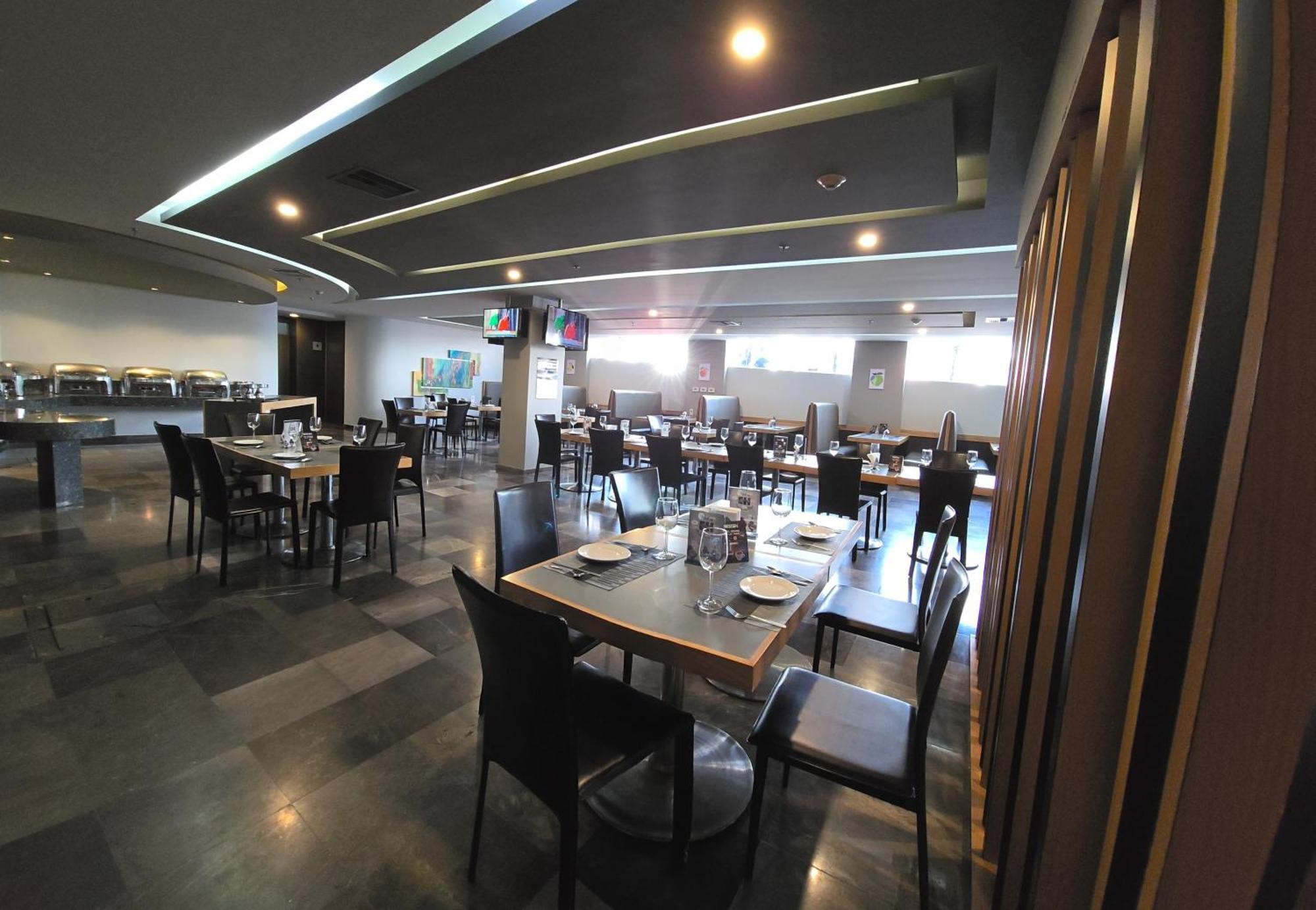 Ramada By Wyndham Mexico City Santa Fe Dış mekan fotoğraf